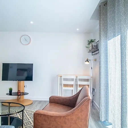 Apartment Cozy Urban Escape In *