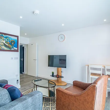 Cozy Urban Escape In Sheffield