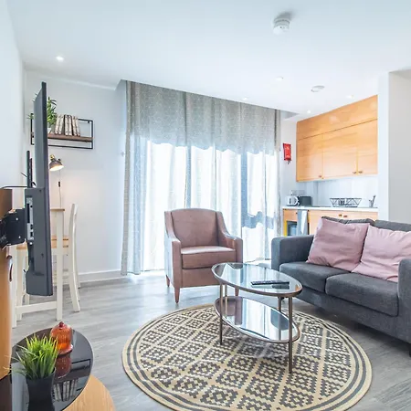 Cozy Urban Escape In Apartment Sheffield
